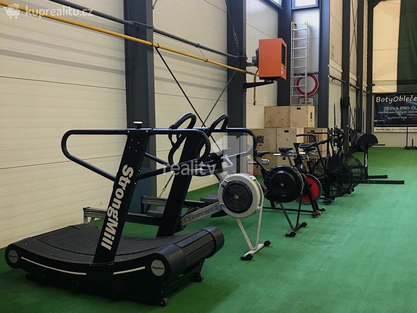 Pronájem  obchodních prostor 1000 m^2 Jaroňkova, Ostrava 