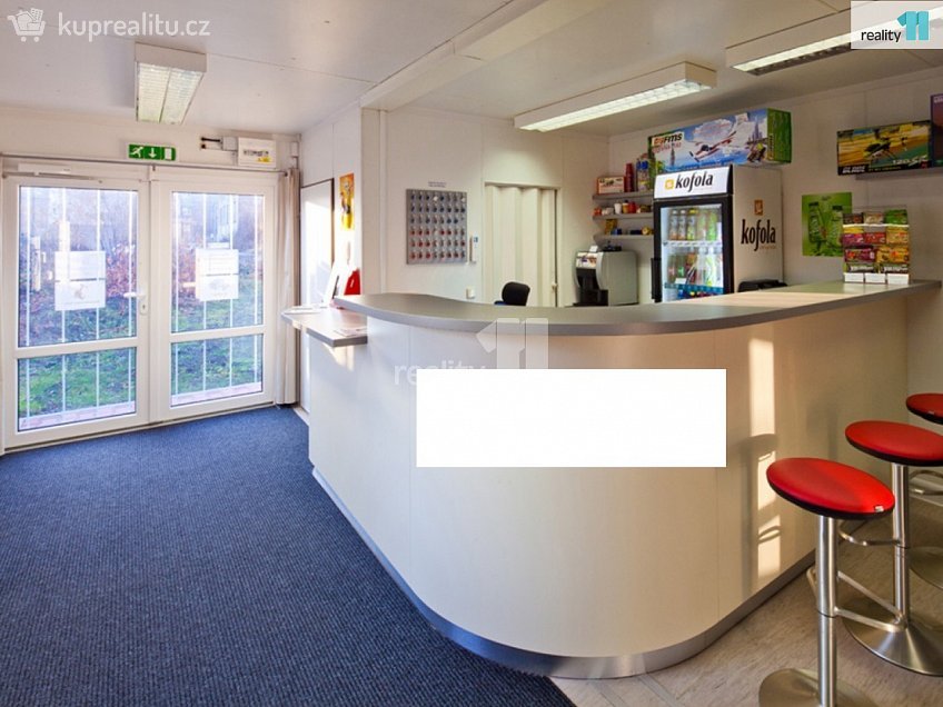 Pronájem  obchodních prostor 1000 m^2 Jaroňkova, Ostrava 