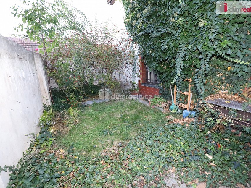 Prodej  rodinného domu 60 m^2 Holenická, Praha 19 