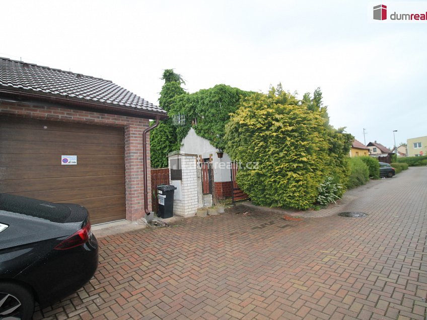 Prodej  rodinného domu 60 m^2 Holenická, Praha 19 