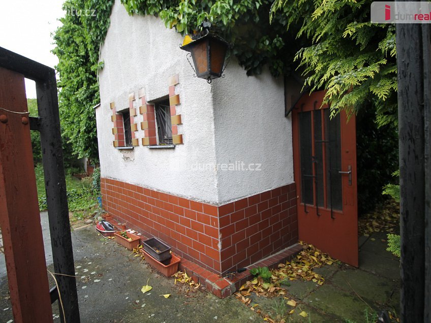 Prodej  rodinného domu 60 m^2 Holenická, Praha 19 