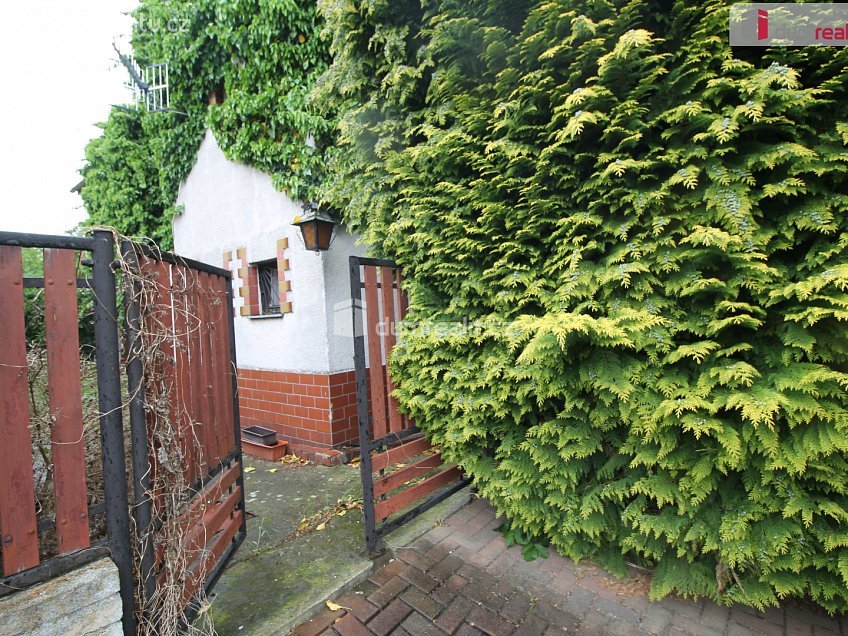 Prodej  rodinného domu 60 m^2 Holenická, Praha 19 