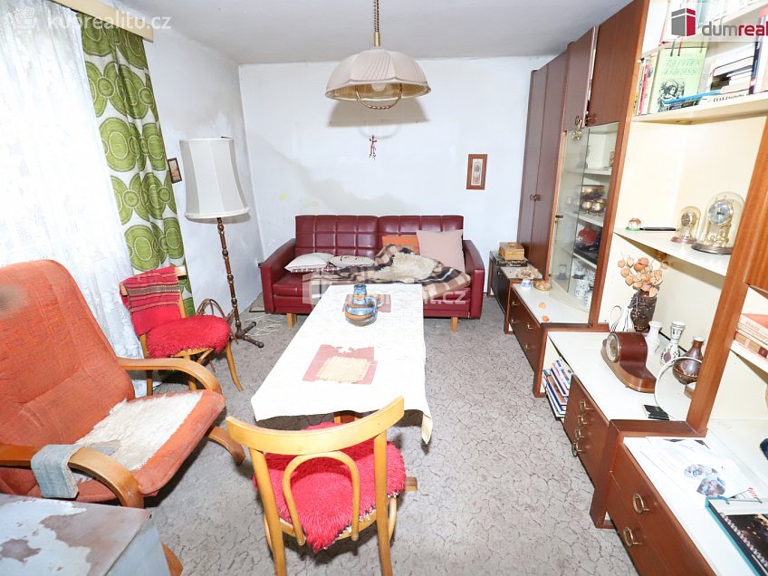 Prodej  rodinného domu 60 m^2 Holenická, Praha 19 