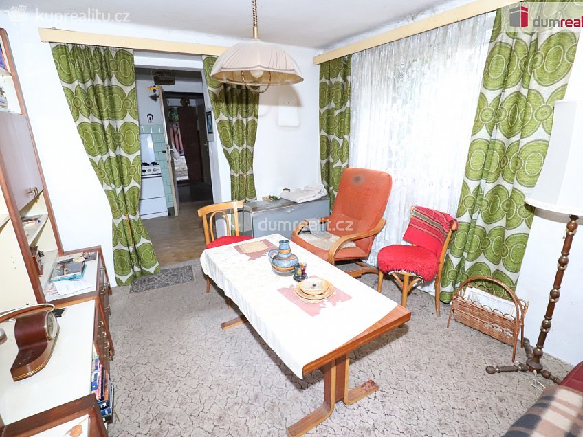 Prodej  rodinného domu 60 m^2 Holenická, Praha 19 