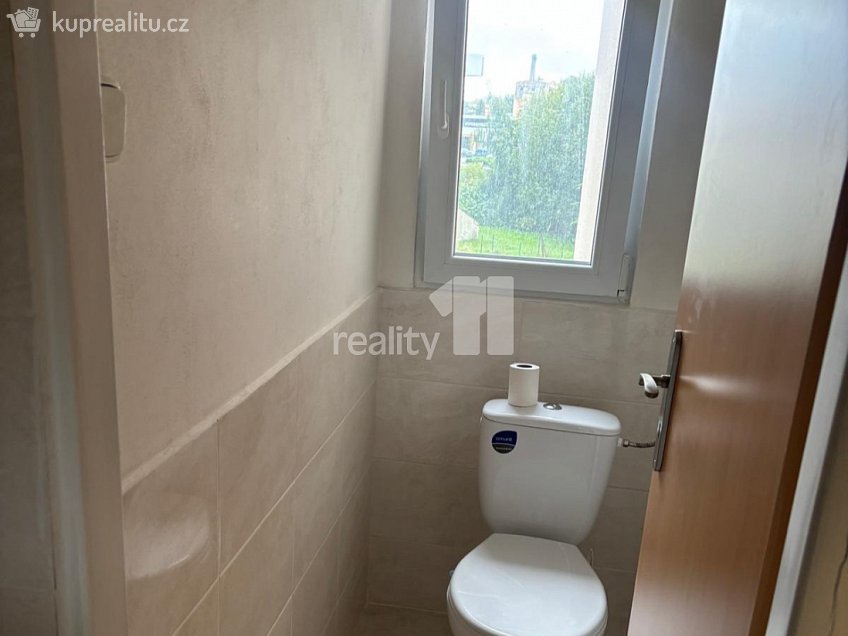 Pronájem  obchodních prostor 53 m^2 Kmochova, Varnsdorf 