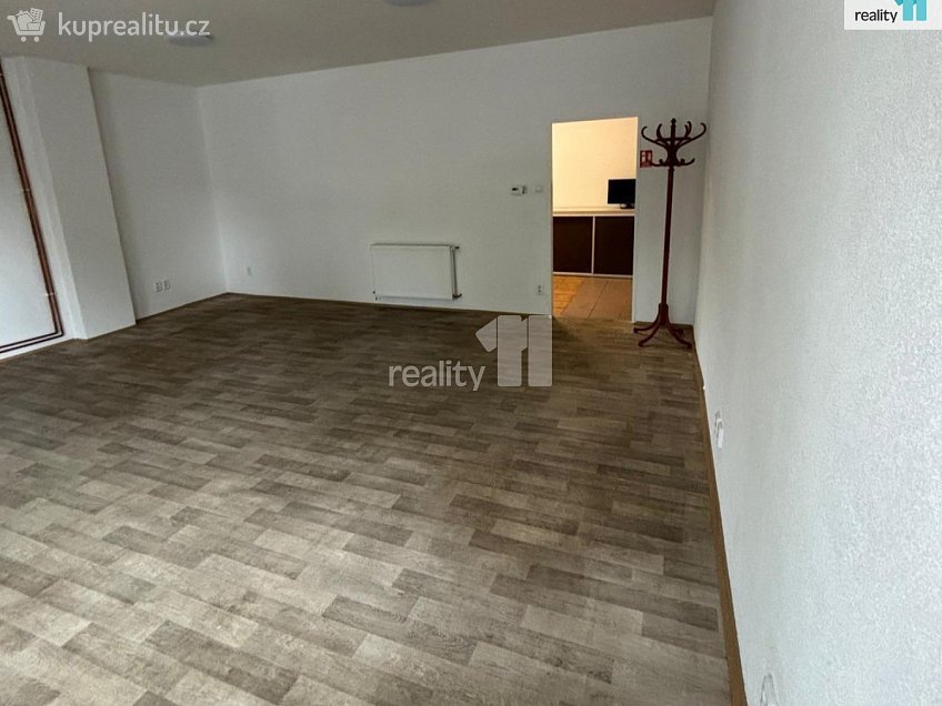 Pronájem  obchodních prostor 53 m^2 Kmochova, Varnsdorf 