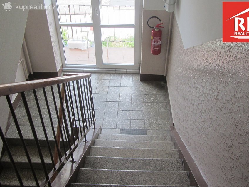 Pronájem bytu 1+1 39 m^2 K. Kučery, Karlovy Vary 