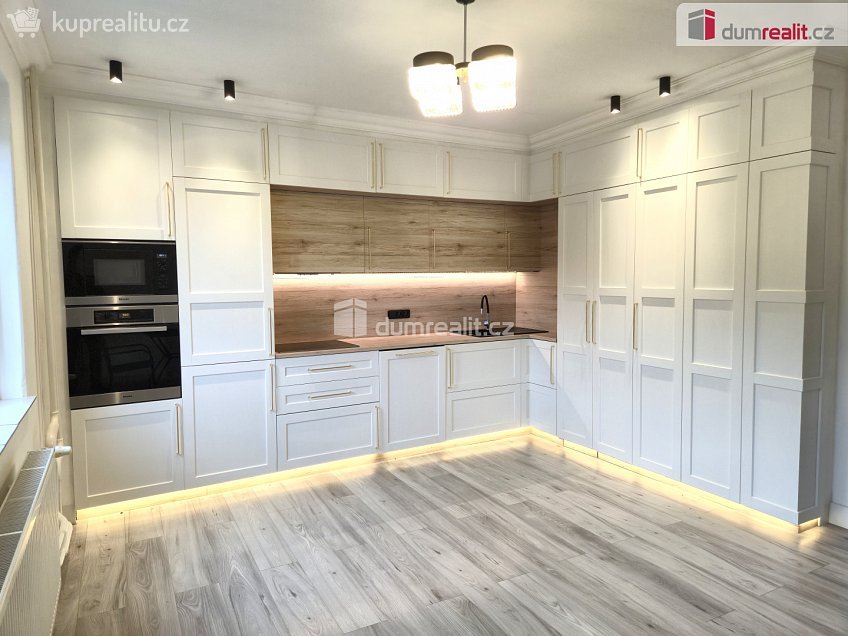 Pronájem  rodinného domu 100 m^2 Havlíčkova, Kraslice 