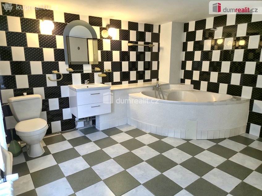 Pronájem  rodinného domu 100 m^2 Havlíčkova, Kraslice 