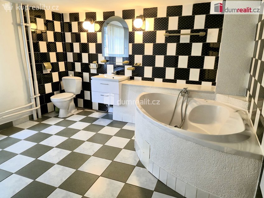 Pronájem  rodinného domu 100 m^2 Havlíčkova, Kraslice 