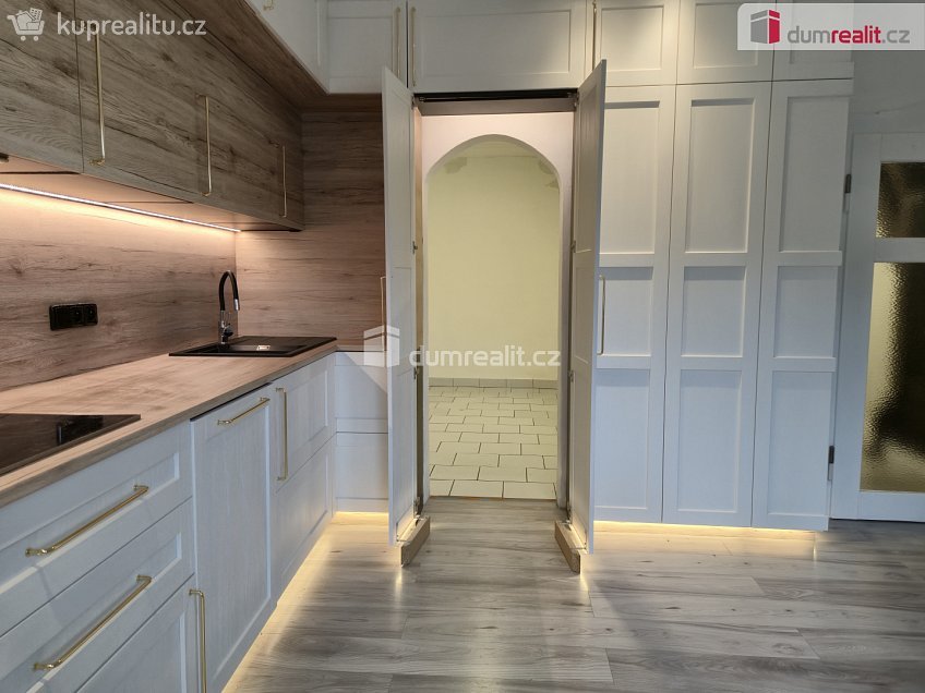 Pronájem  rodinného domu 100 m^2 Havlíčkova, Kraslice 