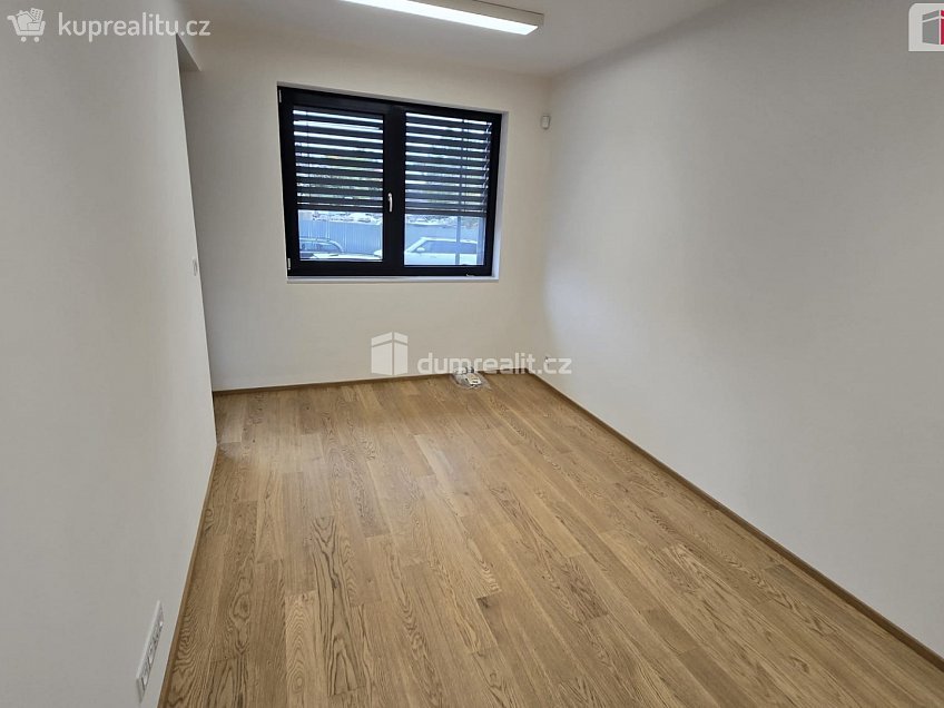 Pronájem bytu 2+kk 52 m^2 Šrámkové, Praha 3 