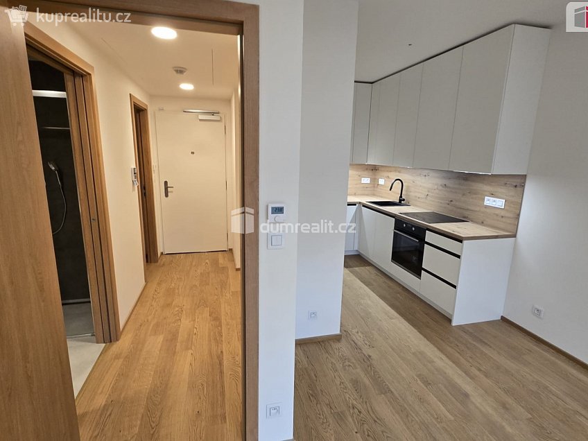 Pronájem bytu 2+kk 52 m^2 Šrámkové, Praha 3 