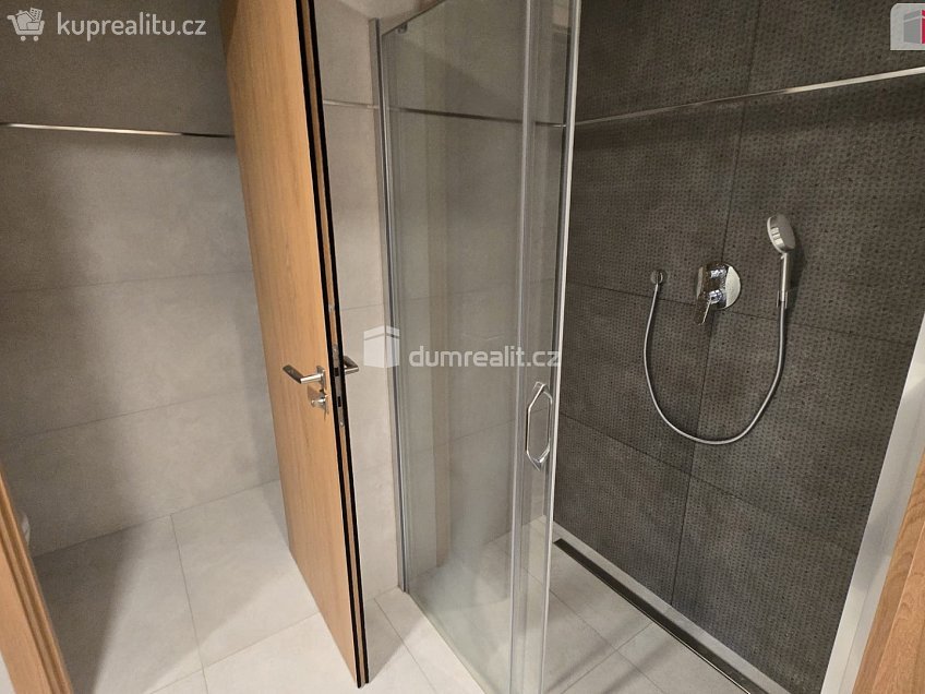 Pronájem bytu 2+kk 52 m^2 Šrámkové, Praha 3 