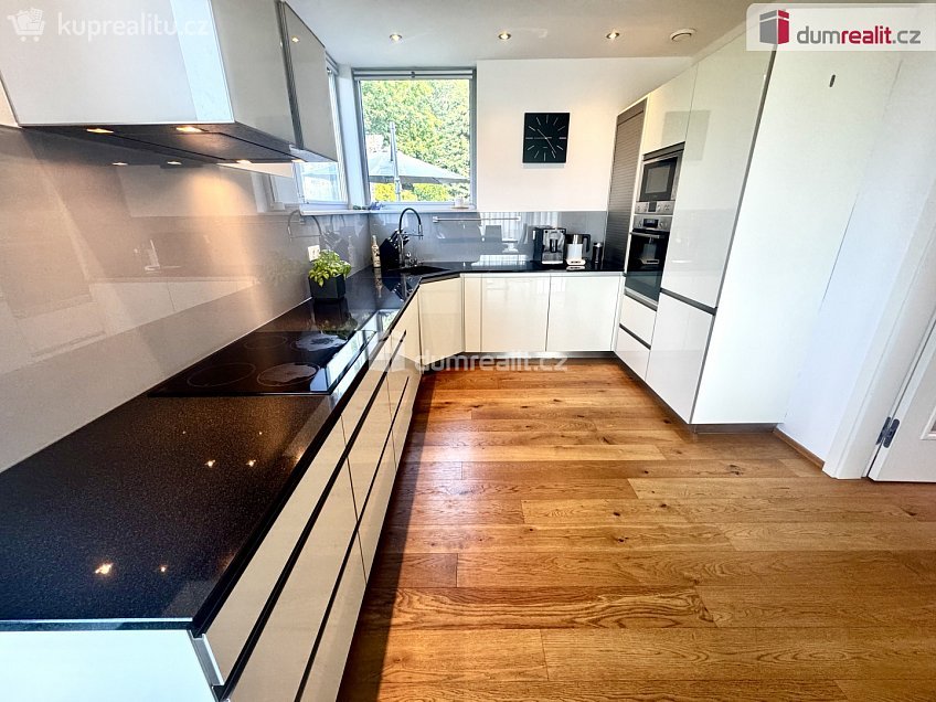 Pronájem  rodinného domu 192 m^2 Nad Máchovnou, Králův Dvůr 