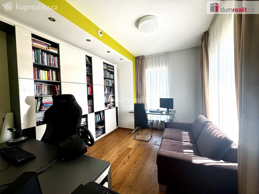 Pronájem  rodinného domu 192 m^2 Nad Máchovnou, Králův Dvůr 