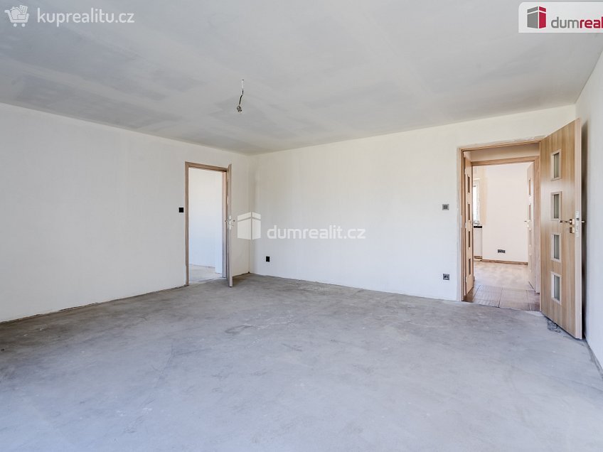 Prodej  rodinného domu 460 m^2 Vetelská, Vědomice 