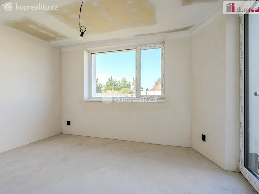 Prodej  rodinného domu 460 m^2 Vetelská, Vědomice 