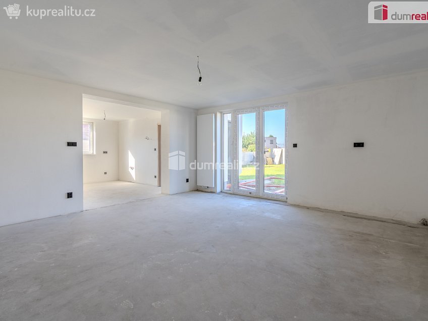 Prodej  rodinného domu 460 m^2 Vetelská, Vědomice 