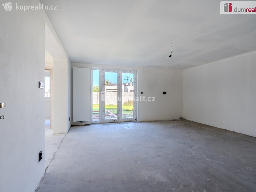 Prodej  rodinného domu 460 m^2 Vetelská, Vědomice 