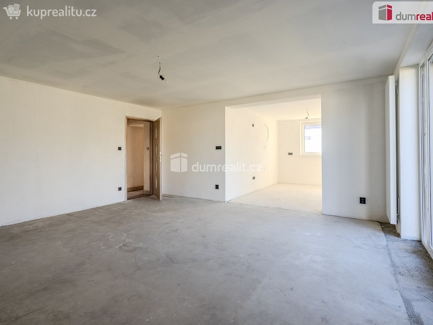 Prodej  rodinného domu 460 m^2 Vetelská, Vědomice 