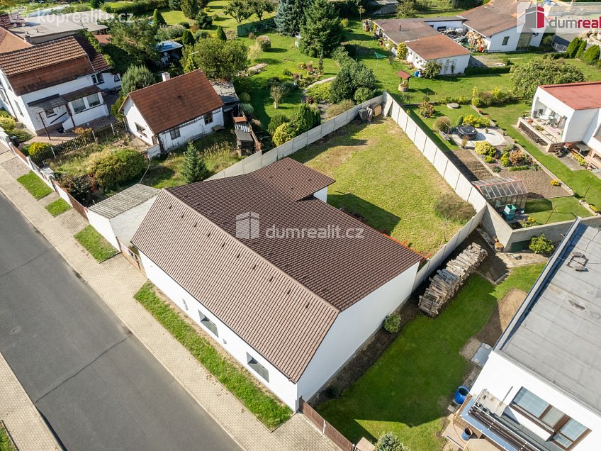 Prodej  rodinného domu 460 m^2 Vetelská, Vědomice 