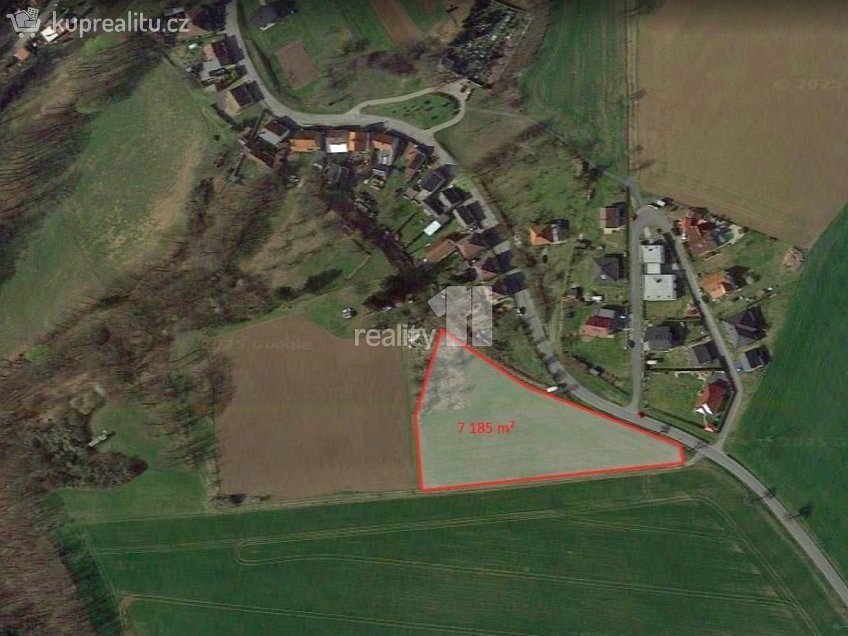Prodej  stavebního pozemku 7185 m^2 Močovice, Močovice 