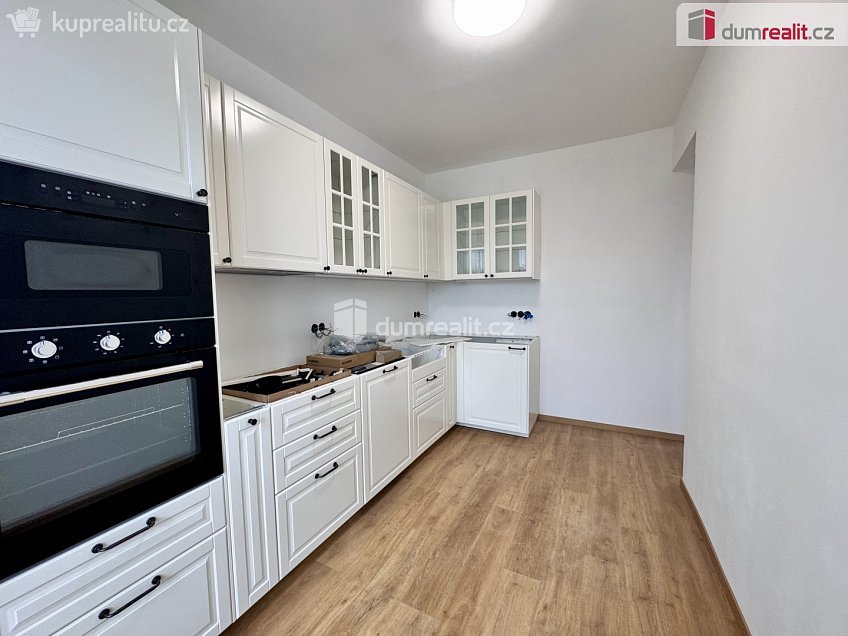 Pronájem bytu 4+1 103 m^2 Valtínovská, Praha 4 