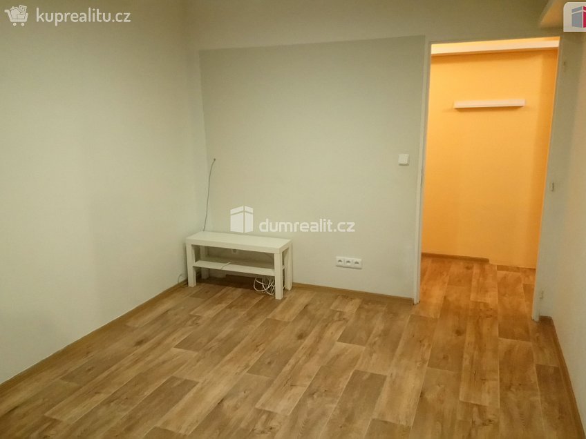 Pronájem bytu 2+1 50 m^2 Luštěnice, Luštěnice 