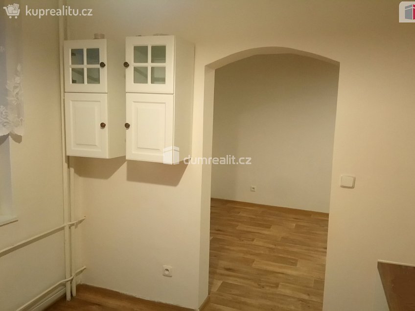 Pronájem bytu 2+1 50 m^2 Luštěnice, Luštěnice 