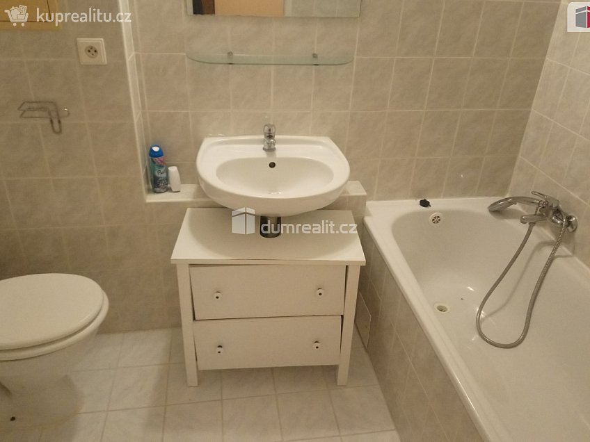 Pronájem bytu 2+1 50 m^2 Luštěnice, Luštěnice 