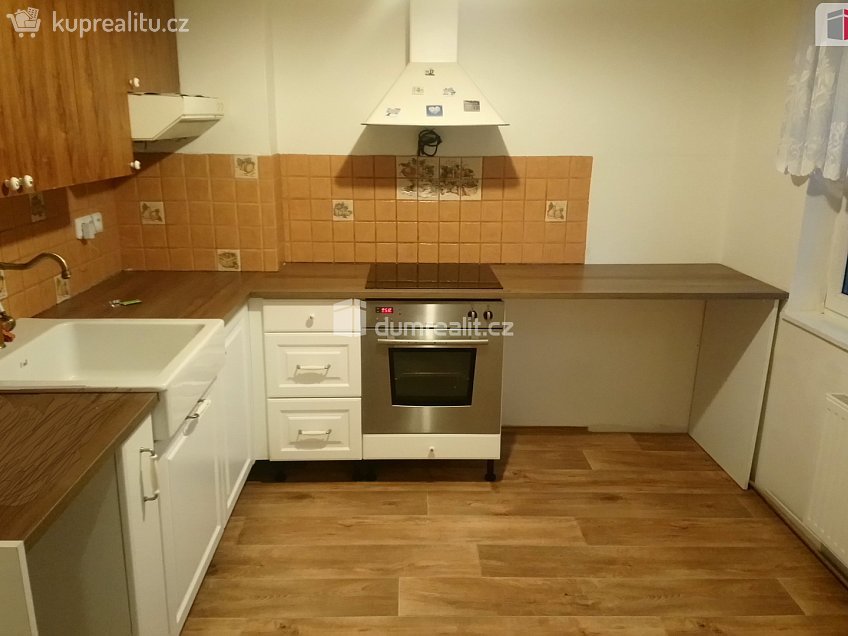 Pronájem bytu 2+1 50 m^2 Luštěnice, Luštěnice 