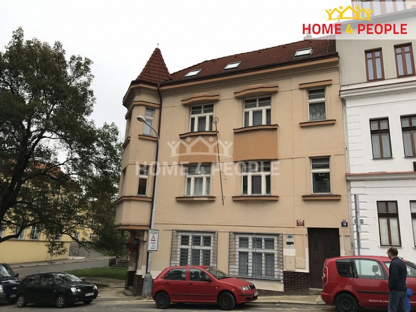 Pronájem bytu 3+kk 140 m^2 Tůmova, Praha 5 