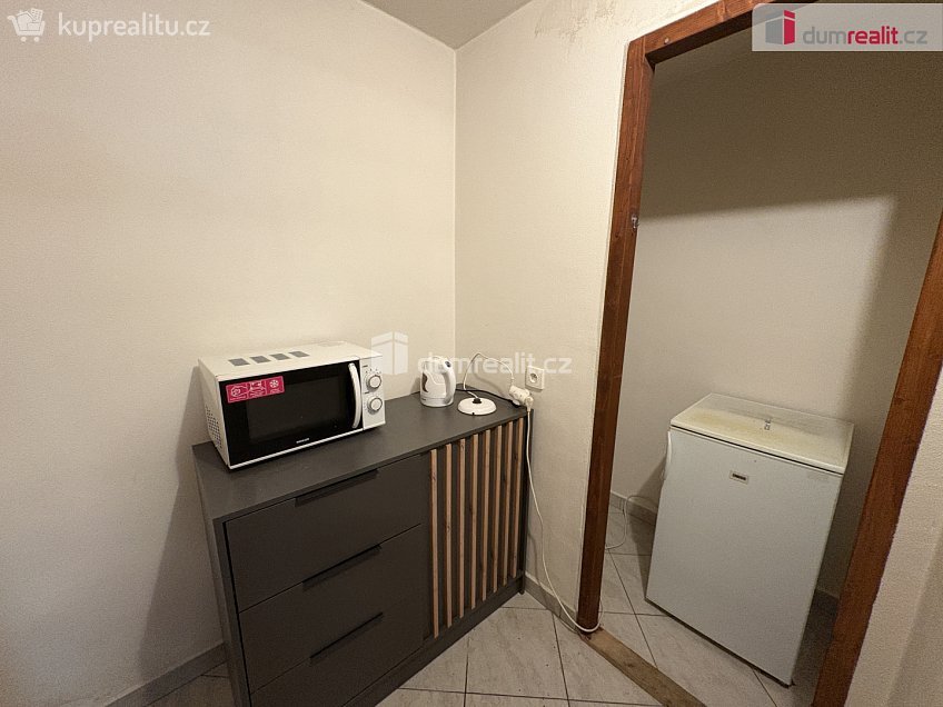 Pronájem  kanceláře 63 m^2 Dlouhá, Příbram 