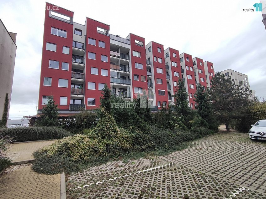 Pronájem bytu 2+kk 51 m^2 Zakšínská, Praha 9 