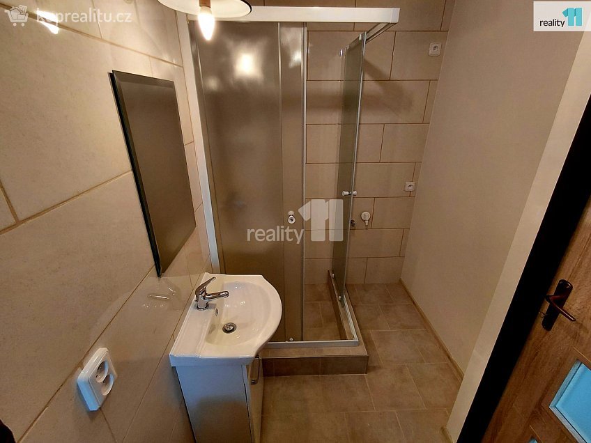 Pronájem bytu 2+1 65 m^2 Anglická, Aš 