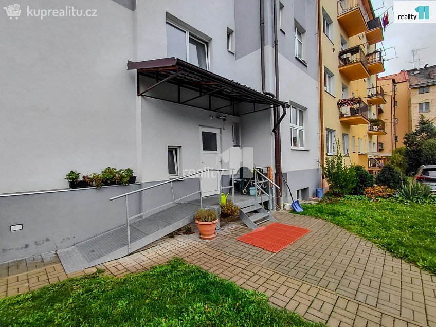 Prodej bytu 2+1 75 m^2 Májová, Cheb 