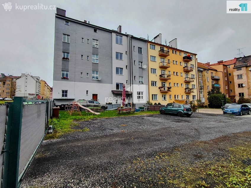 Prodej bytu 2+1 75 m^2 Májová, Cheb 
