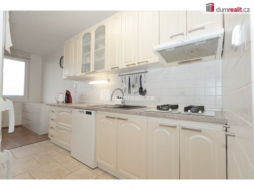 Pronájem bytu 3+kk 78 m^2 Frostova, Praha-Petrovice 