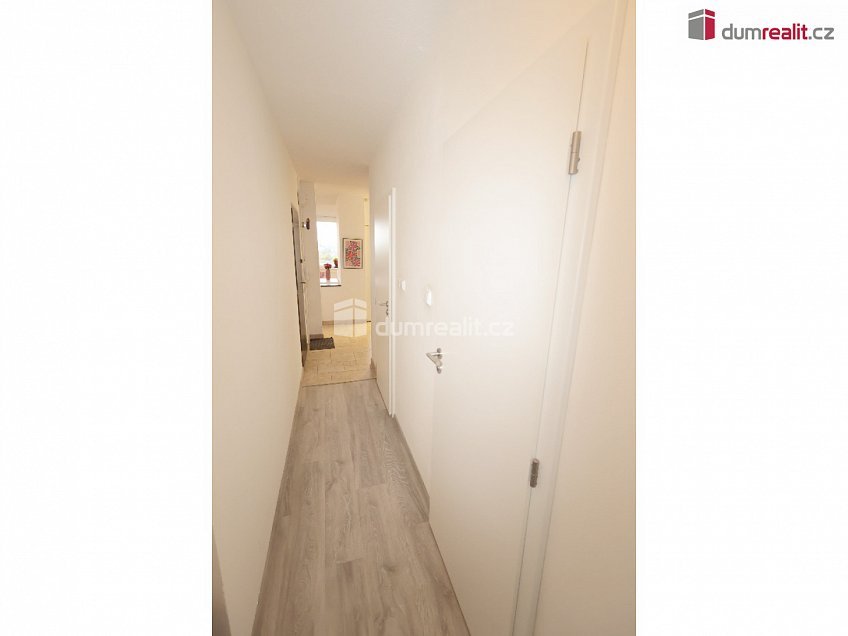 Pronájem bytu 3+kk 78 m^2 Frostova, Praha-Petrovice 