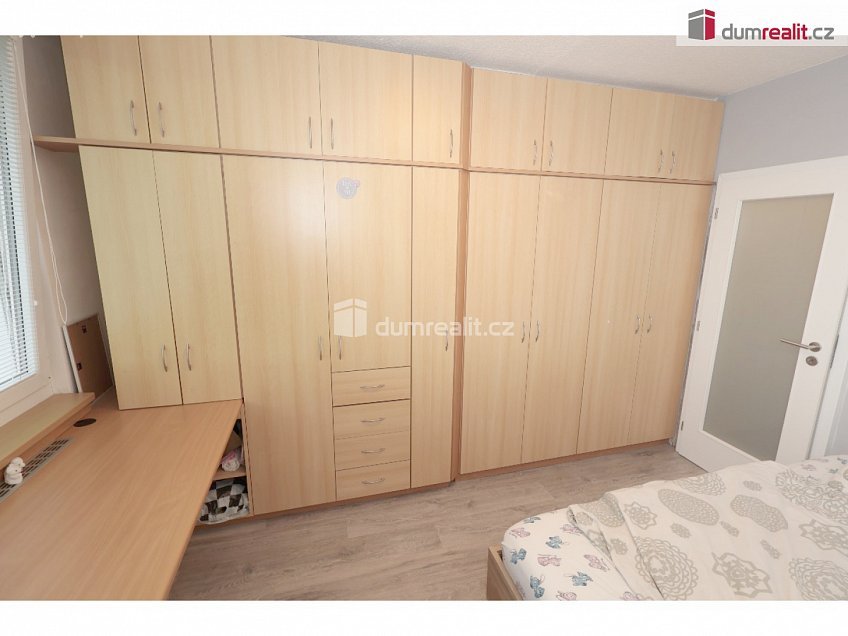 Pronájem bytu 3+kk 78 m^2 Frostova, Praha-Petrovice 