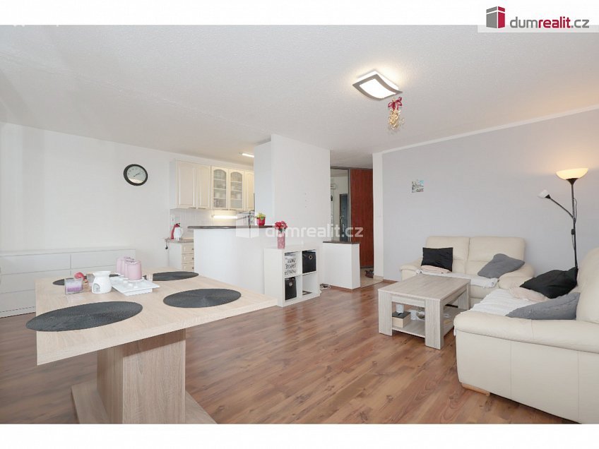 Pronájem bytu 3+kk 78 m^2 Frostova, Praha-Petrovice 