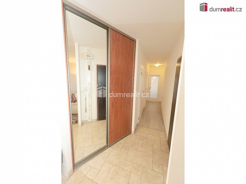 Pronájem bytu 3+kk 78 m^2 Frostova, Praha-Petrovice 