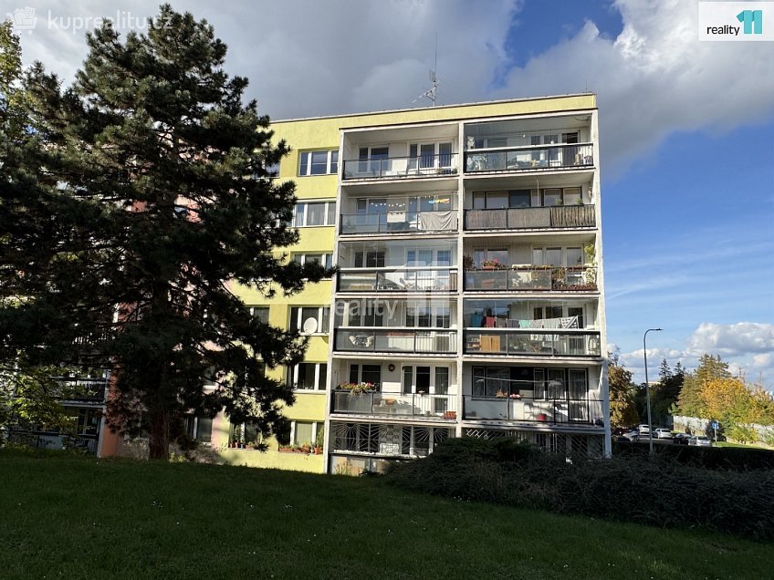 Pronájem bytu 3+kk 75 m^2 Tenisová, Praha 15 