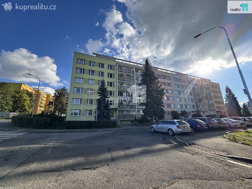 Pronájem bytu 3+kk 75 m^2 Tenisová, Praha 15 
