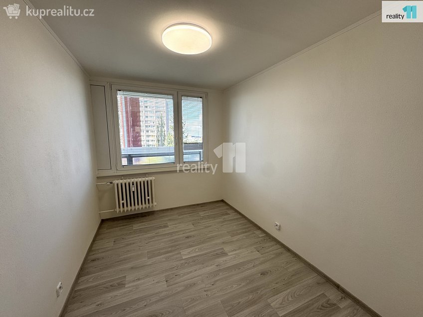 Pronájem bytu 3+kk 75 m^2 Tenisová, Praha 15 