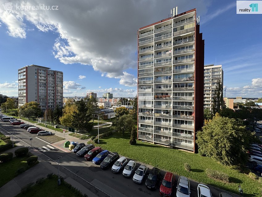 Pronájem bytu 3+kk 75 m^2 Tenisová, Praha 15 