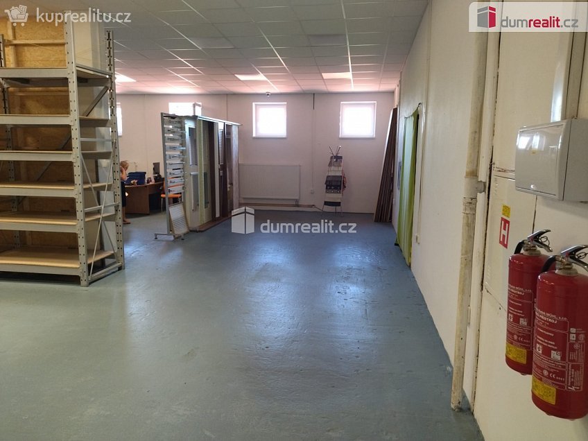 Pronájem  skladu 310 m^2 Skladištní, Poděbrady 