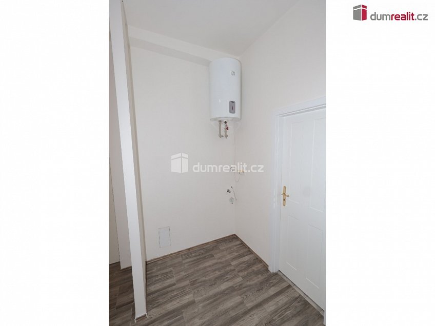 Pronájem bytu 2+kk 60 m^2 Oldřichova, Praha 2 