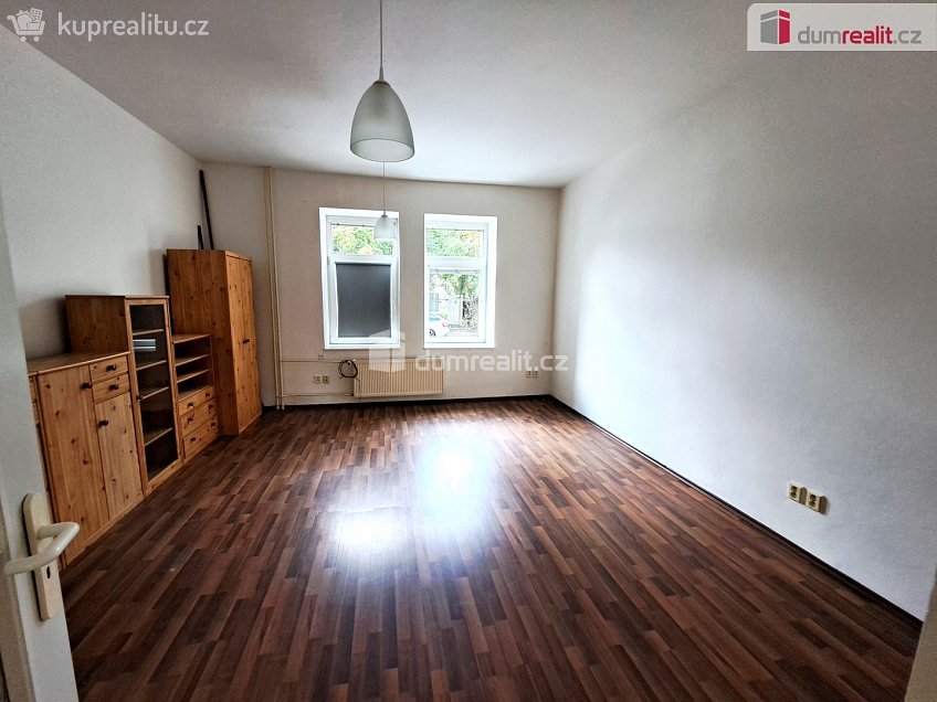 Pronájem bytu 1+kk 37 m^2 Varšavská, Ústí nad Labem 